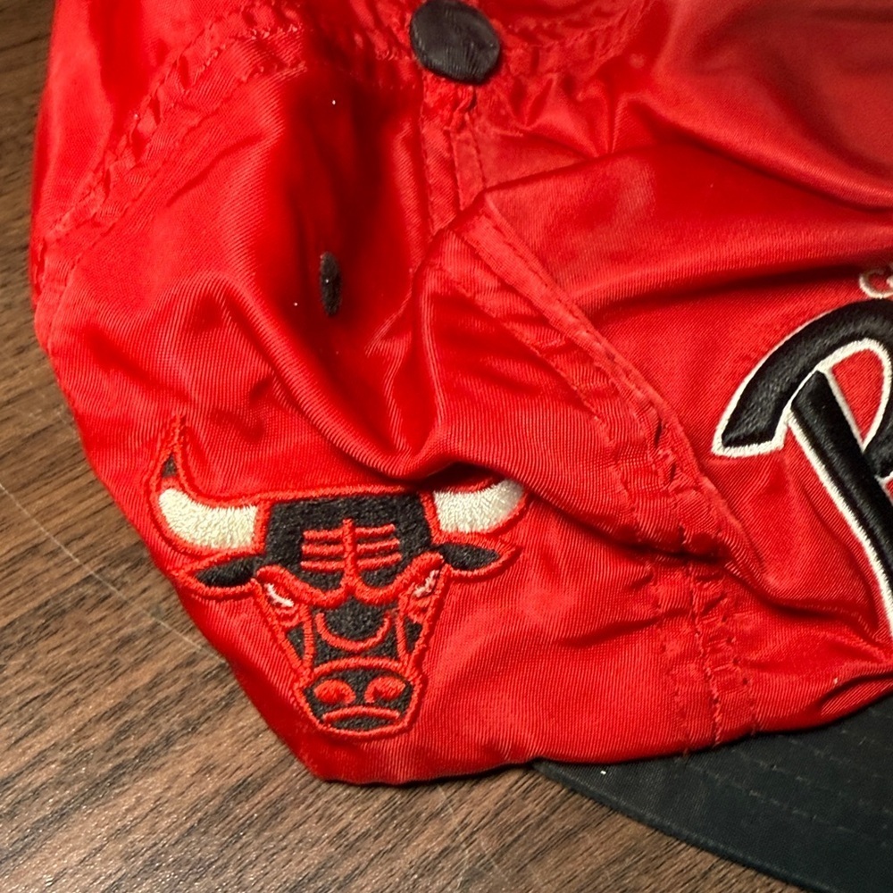 Chicago Bulls Vintage 2013 Mitchell & Ness Snapback Hat - Picture 9 of 13